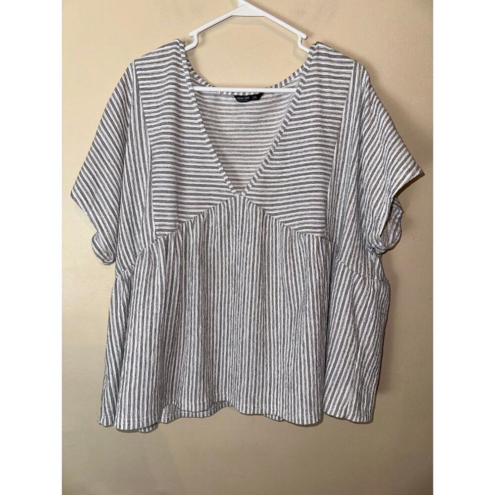 SHEIN Gray and White Striped V-Neck Short Sleeve Blouse